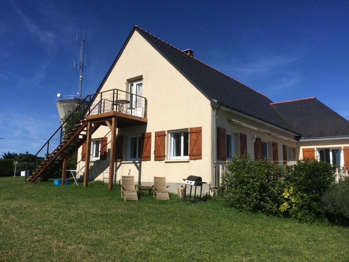 Les Petits Chenes Bed and Breakfast La Pellerine  Εξωτερικό φωτογραφία