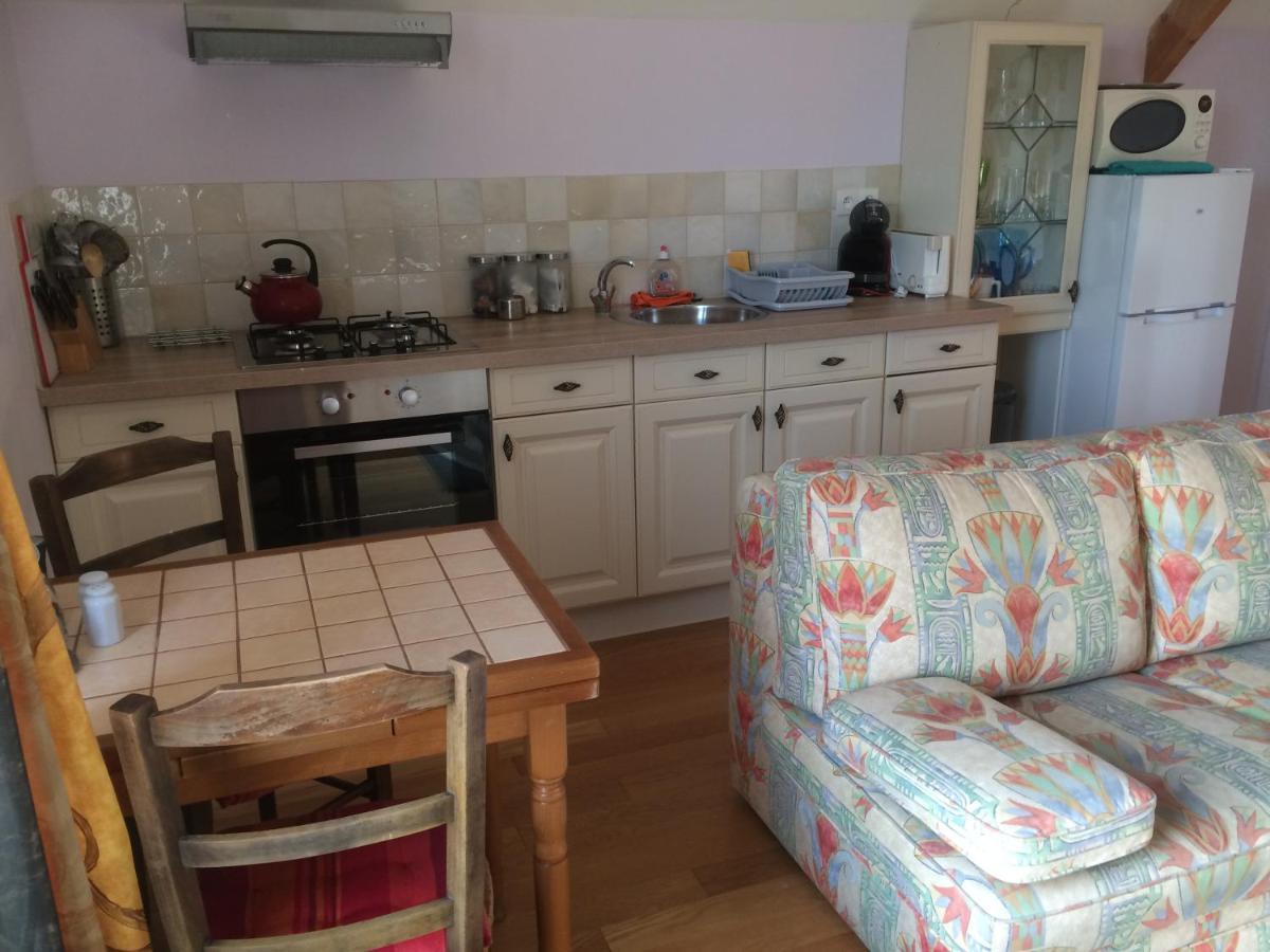 Les Petits Chenes Bed and Breakfast La Pellerine  Εξωτερικό φωτογραφία