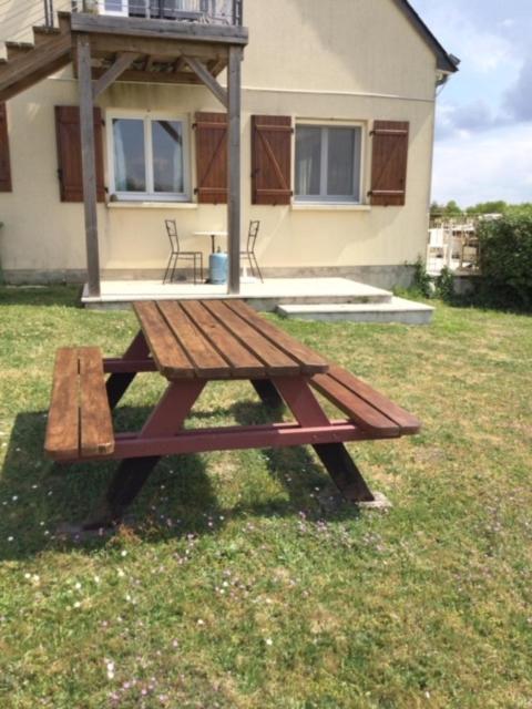 Les Petits Chenes Bed and Breakfast La Pellerine  Εξωτερικό φωτογραφία